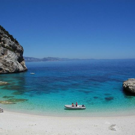 La Casa Gialla Cala Gonone Exterior foto